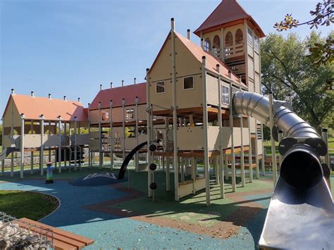 moderná materská škola a detské ihrisko