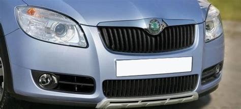 Inštalácia LED denných svetiel do predného nárazníka Škoda Fabia