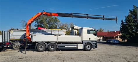 Stavebný materiál s hydraulickou rukou