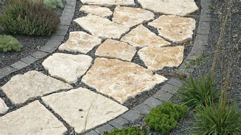 Ukážka rôznych druhov prírodného kameňa na fasáde