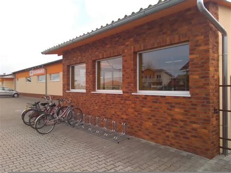 detail škárovania tehlového obkladu