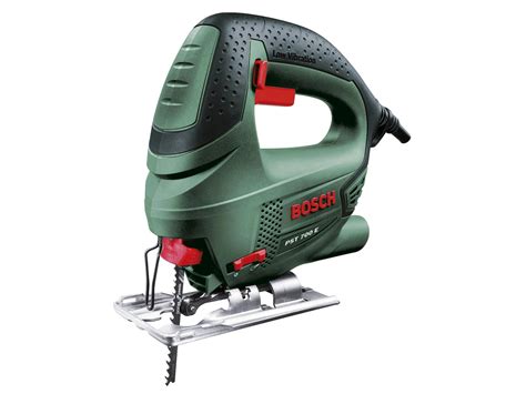 Priamočiara píla Bosch PST 700 E Compact v akcii
