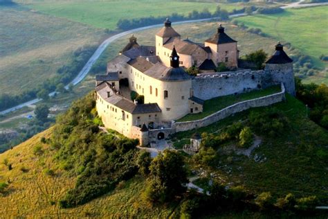 Pohľad na hrad Krásna Hôrka