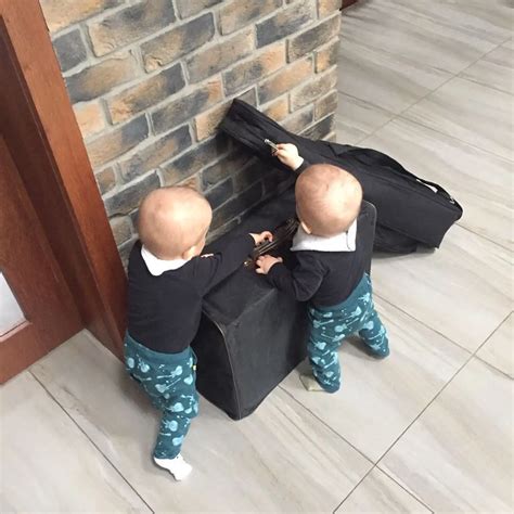 Rôzne materiály zábradlí: drevo, kov, sklo