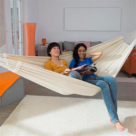 Hojdacia sieť zavesená v interiéri