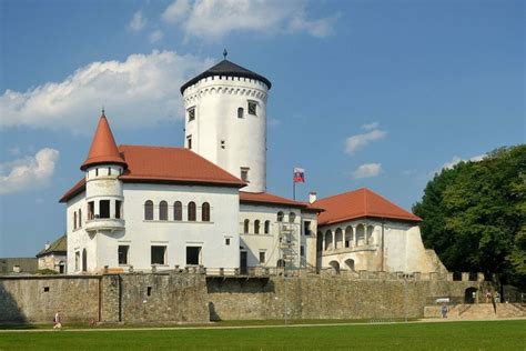 Budatínsky hrad pri sútoku riek Váh a Kysuca