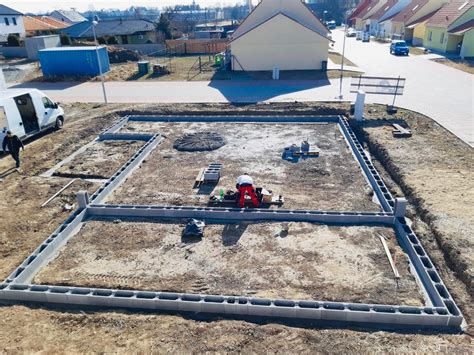 Schéma tepelných únikov cez podlahu a základy domu