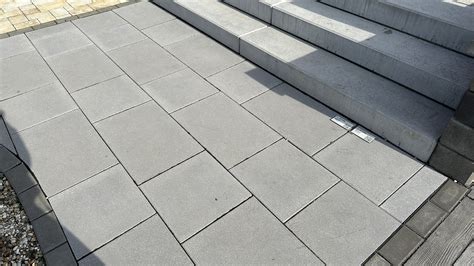 Ukážka dlažby 30x30 s vymytými hranami