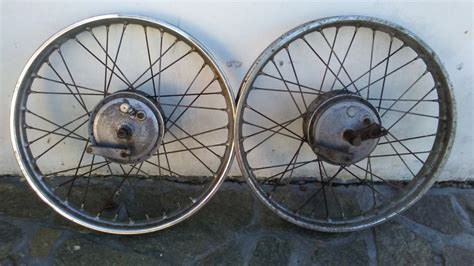 Porovnanie šírky predného kolesa Jawa