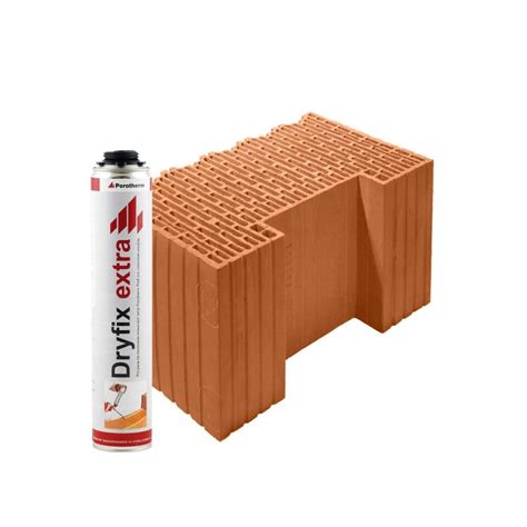 Detail nanášania polyuretánovej peny DRYFIX extra na brúsené tehly