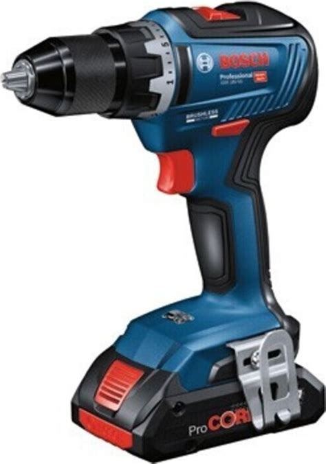 profesionálna aku vŕtačka Bosch GSR 18V pri vŕtaní do tvrdého dreva