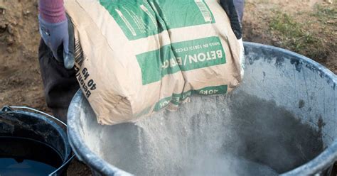 Zloženie betónu - cement, piesok, štrk a voda