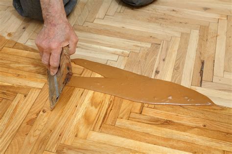 Renovácia drevenej podlahy brúsením