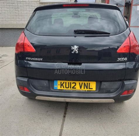 Detail upevnenia zadného svetla na karosérii Peugeot 3008