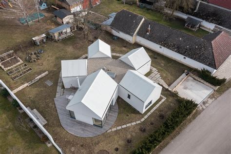 Moderný loft v zrekonštruovanej sýpke Adamovské Kochanovce