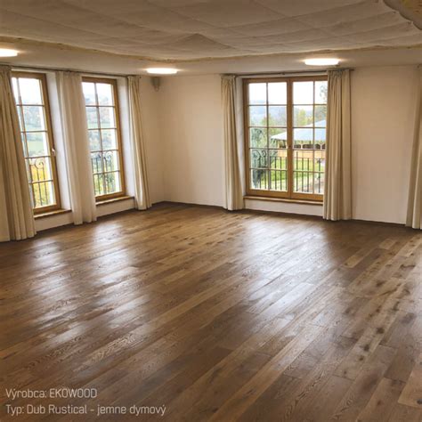 Rozložená drevená podlaha IKEA