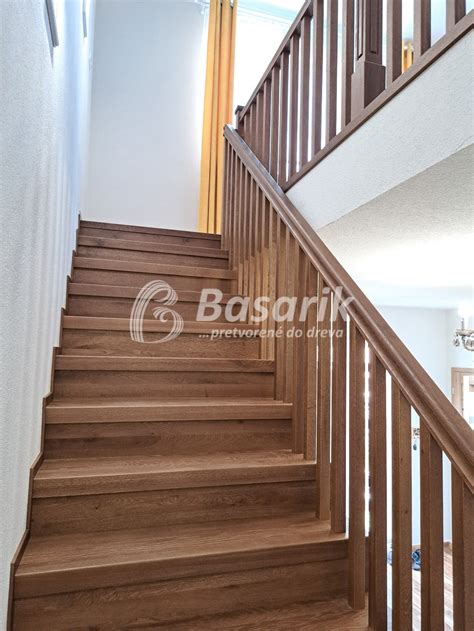 Schody obložené vinylom