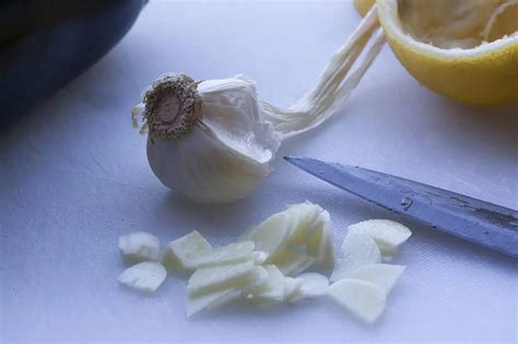 Čerstvý cesnak a citrón ako prírodné antibiotiká