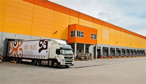 Sklad stavebných materiálov a logistika