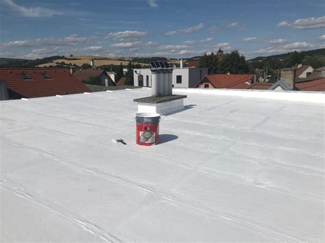 Proces nanášania tekutej hydroizolácie