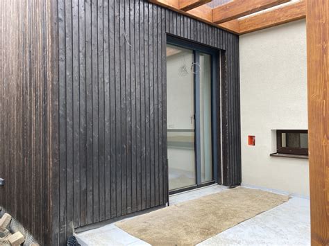 Drevená fasáda s moderným dizajnom