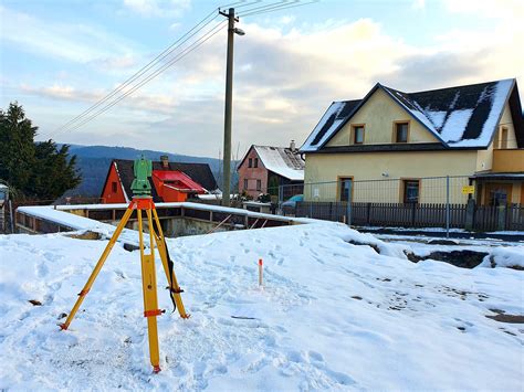 Geodetické práce pri vymedzení základovej dosky