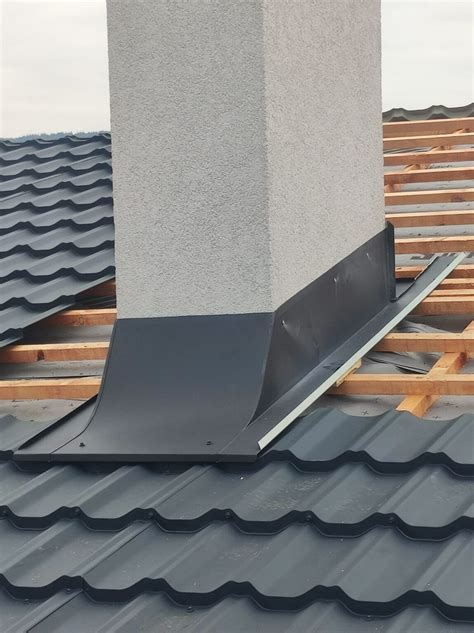 Detail klampiarskych prvkov na streche