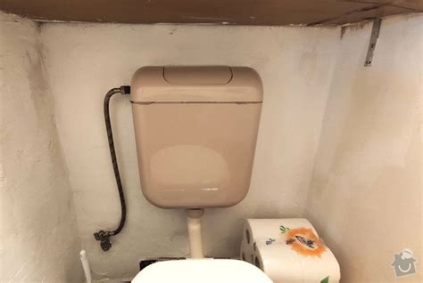Náčinie potrebné na demontáž WC nádržky