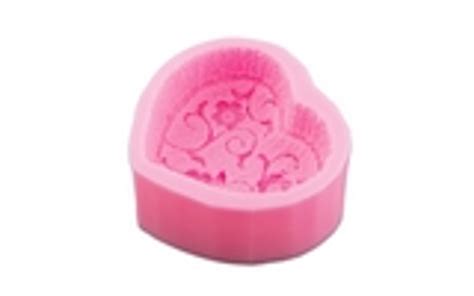 Oddeľovanie hotovej silikónovej formy od nádoby