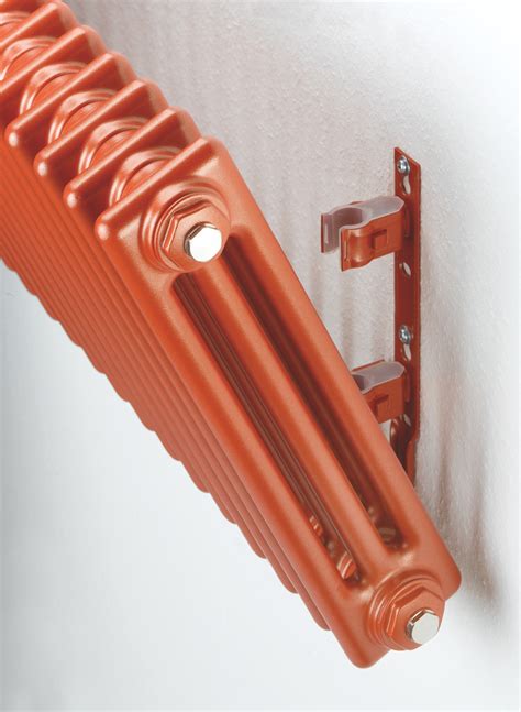 Náčinie na montáž radiátora