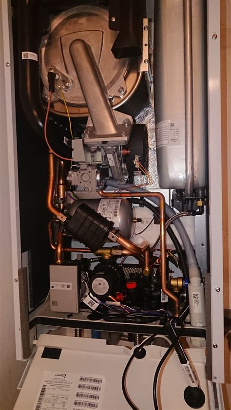 Rozdiel medzi nástenným a stacionárnym kotlom