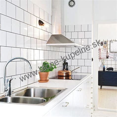 Ukážka rôznych typov bielych kuchynských mozaikových obkladov