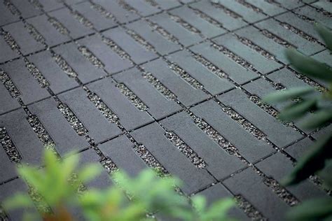 Ekologická dlažba s otvormi