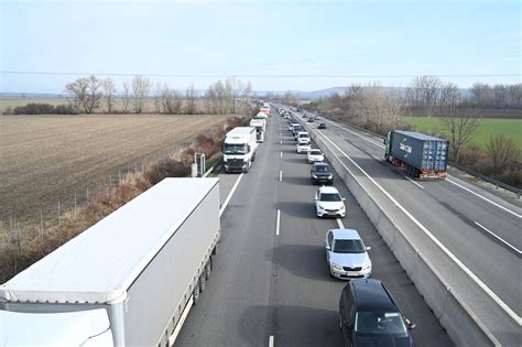 Bezpečnostná kolóna na diaľnici