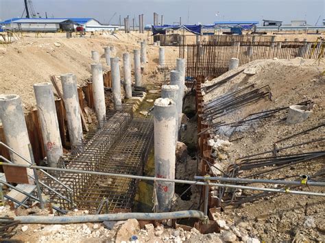 Proces betonáže stĺpikov