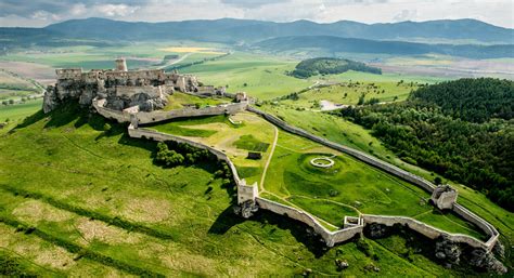Fotografia z rekonštrukcie historickej pamiatky na Slovensku