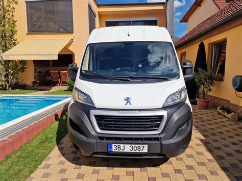 Interiér dodávky Peugeot Boxer s vnútorným obkladom