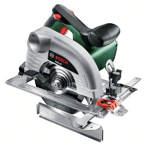 Bosch PKS 40 ručná okružná píla v detailnom zábere