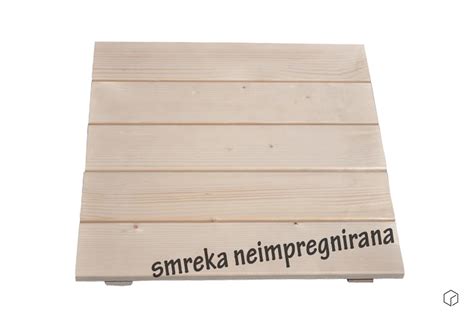 Terasa z červeného smreka s hladkými doskami