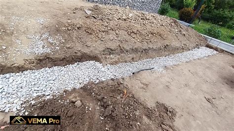 Nástroje potrebné pre montáž svahových tvárnic