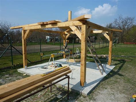 Detailná schéma stavby dreveného prístrešku