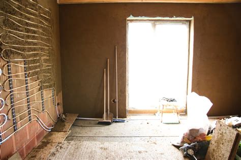 rôzne typy muriva pripravené na omietanie