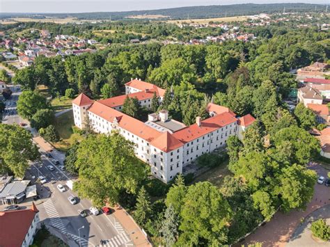 Kaštieľsky park v Stupave pred a po revitalizácii
