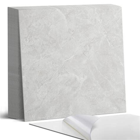 ukážka pokladania samolepiacich PVC dlaždíc