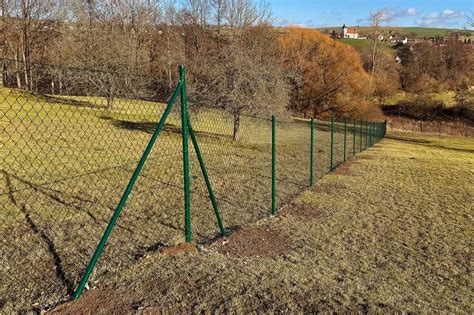 schéma použitia bubienkového napináka na pletivo