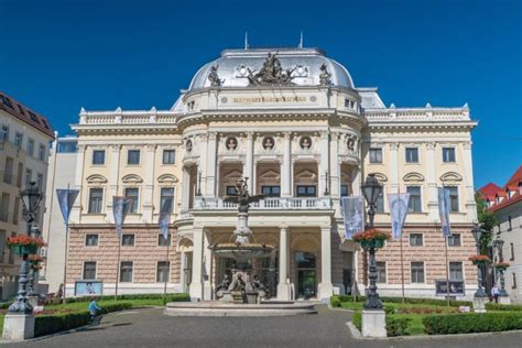 historická budova talianskej keramickej továrne