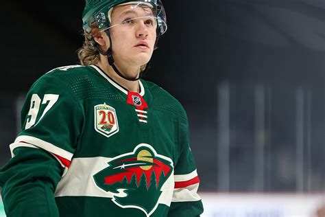 Portrét Kirilla Kaprizova v drese Minnesota Wild