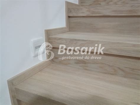 Porovnanie vzhľadu schodov obložených rôznymi materiálmi