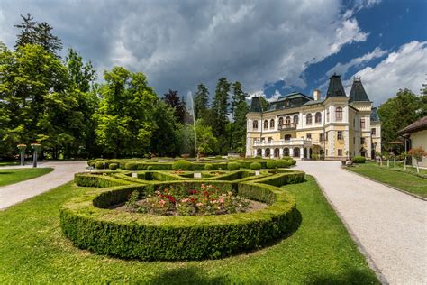 Mapa kaštieľa a parku v Komjaticiach