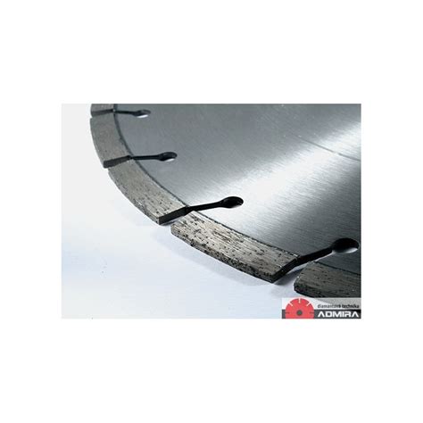 Detail diamantového kotúča s kontinuálnym vencom